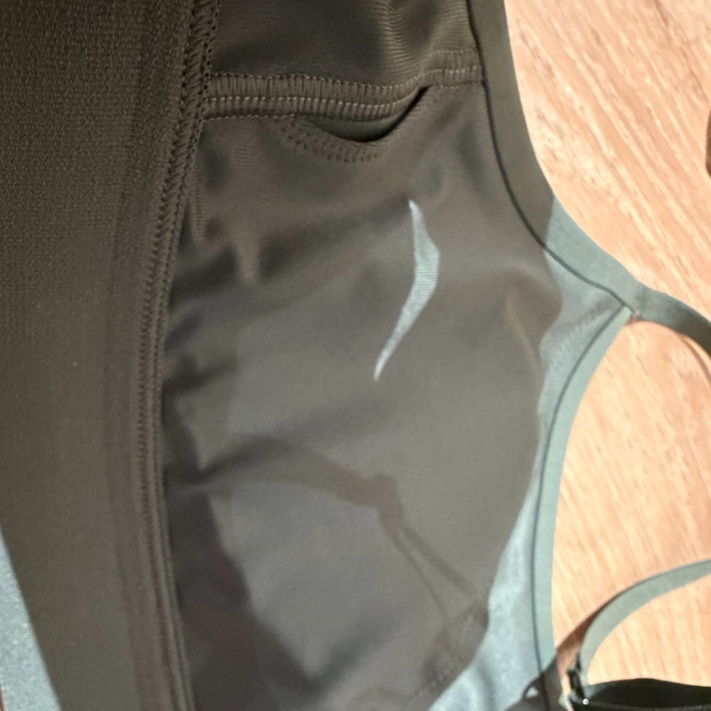 🟢 Reebok x Victoria Beckham chalk Green Sports Bra MED - Picture 9 of 9